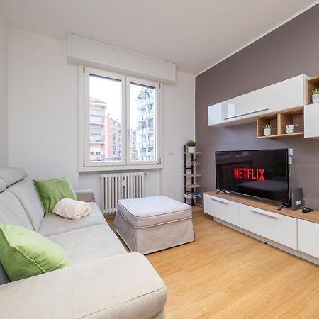 Milano 5 Guests - Modern Apt With Balcony Exterior foto