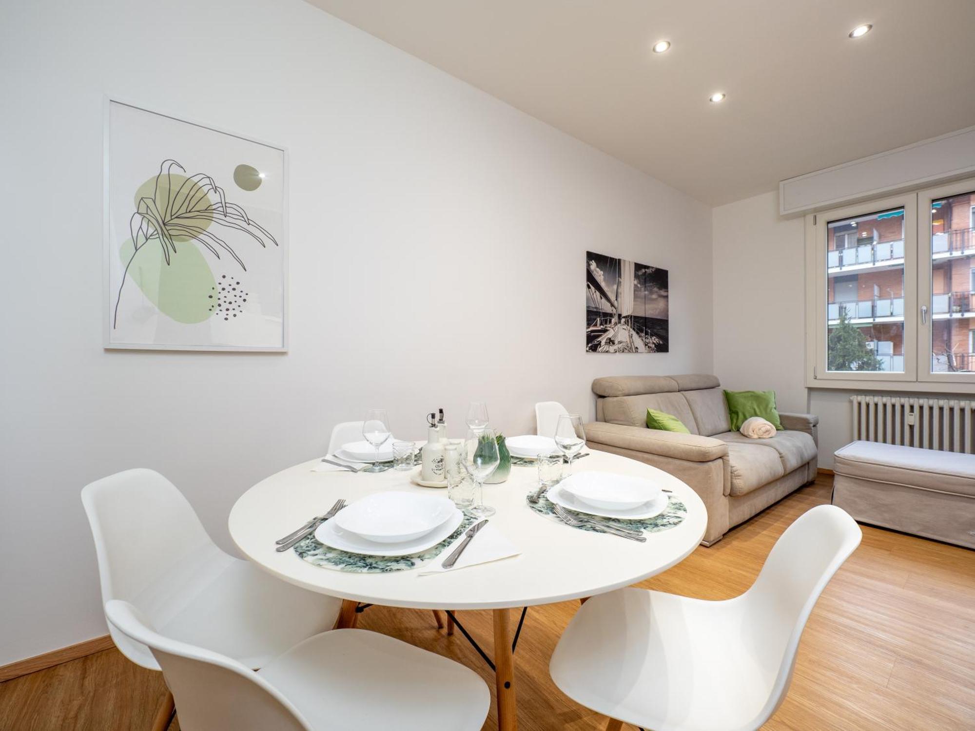 Milano 5 Guests - Modern Apt With Balcony Exterior foto